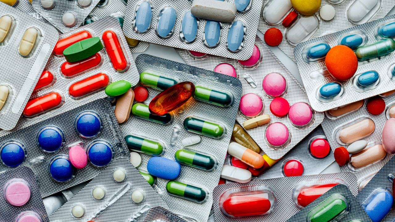 Medicine Price: প্যারাসিটামল থেকে অ্যাজিথ্রোমাইসিন, ৯০০ ওষুধের দাম বাড়ল, কত হবে স্টেন্টের দাম