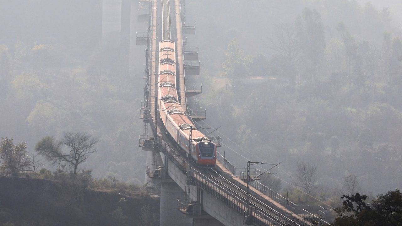 Railway: ট্রেনে সোজা কার্গিল! ১ লক্ষ ৩১ হাজার কোটি টাকার প্রজেক্টে নতুন উচ্চতায় ভারতীয় রেল