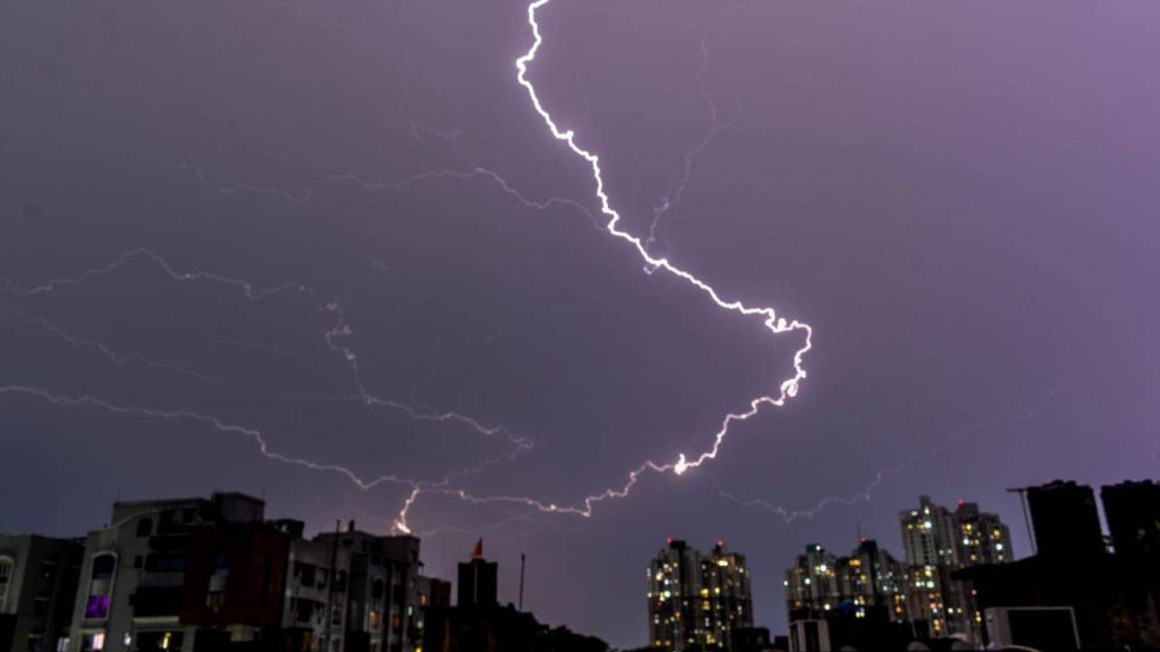 Weather Update: আজ সন্ধ্যা নামলেই দুর্যোগ! অরেঞ্জ অ্যালার্ট জারি কলকাতা-হাওড়া-হুগলিতে