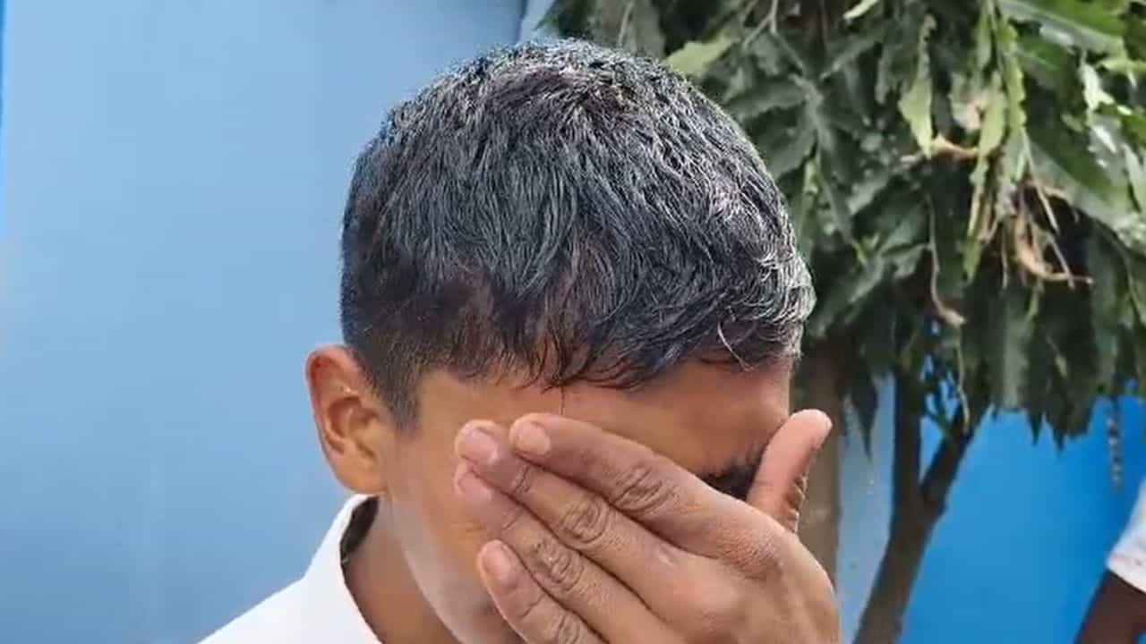 Nagrakata: পরীক্ষা শেষ, বন্ধুদের সঙ্গে বাড়ি ফিরছিল বিশাল, এ কী ঘটে গেল... বন্ধুরা ভাবতেই পারছে না Nagrakata: পরীক্ষা শেষ, বন্ধুদের সঙ্গে বাড়ি ফিরছিল বিশাল, এ কী ঘটে গেল... বন্ধুরা ভাবতেই পারছে না