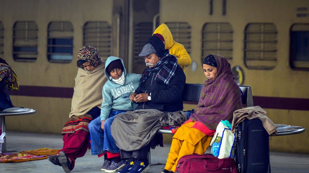 ভারত থেকে ট্রেনে চেপে সোজা চলে যাবেন এই প্রতিবেশী দেশে! বাংলাদেশ-পাকিস্তান নয়