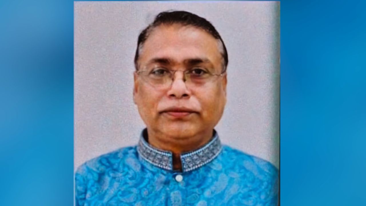 Murshidabad: বাংলাদেশের নাগরিক, দিব্যি রেশন তোলেন ভারতে! আজব কাণ্ড জলঙ্গিতে Murshidabad: বাংলাদেশের নাগরিক, দিব্যি রেশন তোলেন ভারতে! আজব কাণ্ড জলঙ্গিতে