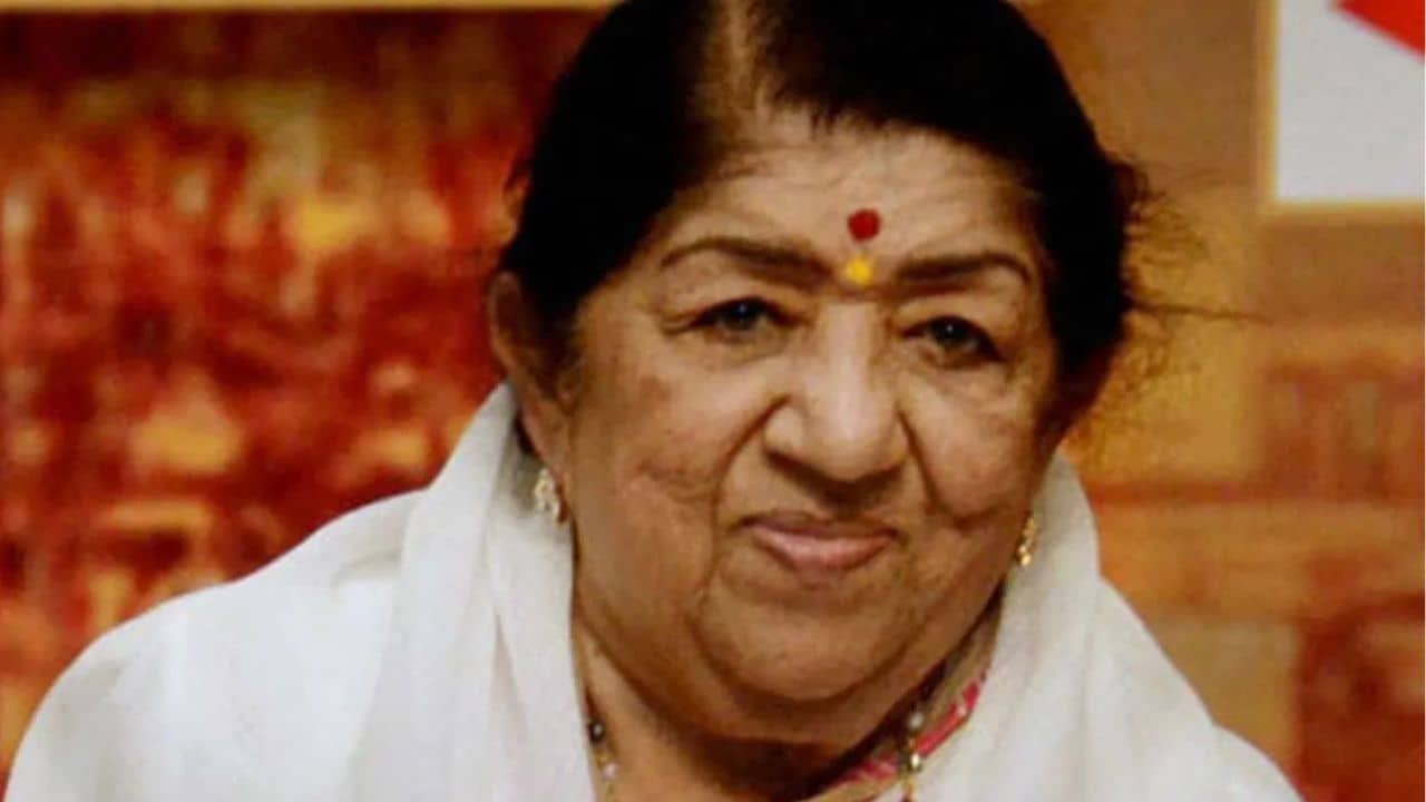 জনপ্রিয় এই ক্রিকেটারকে মন দিয়েছিলেন লতা, বিয়ে করতে গিয়েই পড়লেন বাধার মুখে, তারপর যা ঘটল তা ইতিহাস