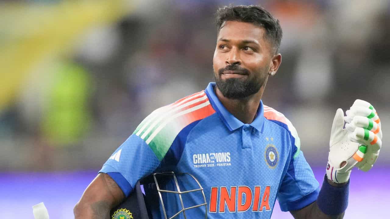 Hardik Pandya: ব্যাটিংয়ের মাঝে মচকেছিল হাঁটু, তা নিয়ে ক্যামিও ইনিংস খেলে হিরো হার্দিক পান্ডিয়া Hardik Pandya: ব্যাটিংয়ের মাঝে মচকেছিল হাঁটু, তা নিয়ে ক্যামিও ইনিংস খেলে হিরো হার্দিক পান্ডিয়া