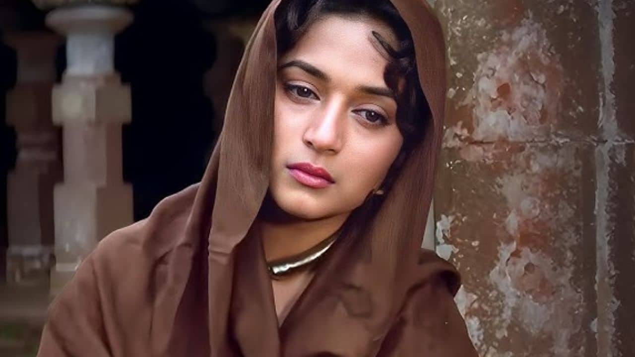 জল ভর্তি চৌবাচ্চায় মাধুরীকে ধর্ষণ! বাধা দেওয়ার চেষ্টা নায়কের, শেষমেশ চোখের সামনেই...