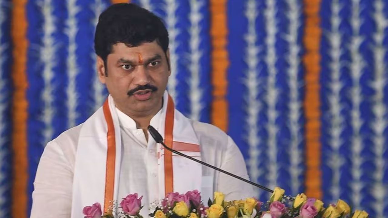 Minister resigns: পঞ্চায়েত প্রধান খুনে 'মাস্টারমাইন্ড' ঘনিষ্ঠ সহযোগী, পদত্যাগ মন্ত্রীর Minister resigns: পঞ্চায়েত প্রধান খুনে 'মাস্টারমাইন্ড' ঘনিষ্ঠ সহযোগী, পদত্যাগ মন্ত্রীর