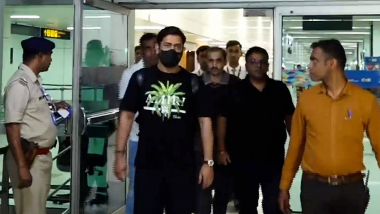 Rishabh Pant ভিডিয়ো: ভাই-এর বোনের বিয়ে, জমিয়ে নাচ মহেন্দ্র সিং ধোনি-সুরেশ রায়নার