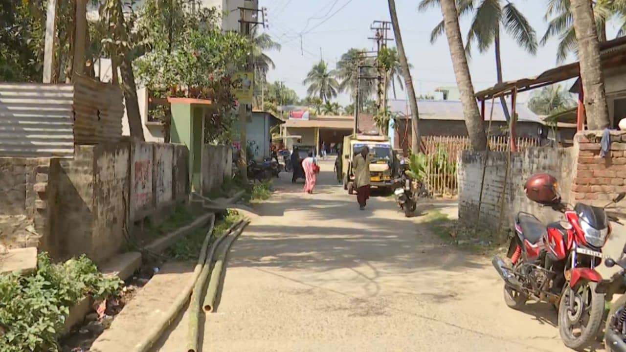 Malda: ভূতের গ্রামে বাংলাদেশ থেকে আসছে ভূতুড়ে ভোটার,  এবার বিস্ফোরক তৃণমূল পঞ্চায়েত সদস্য
