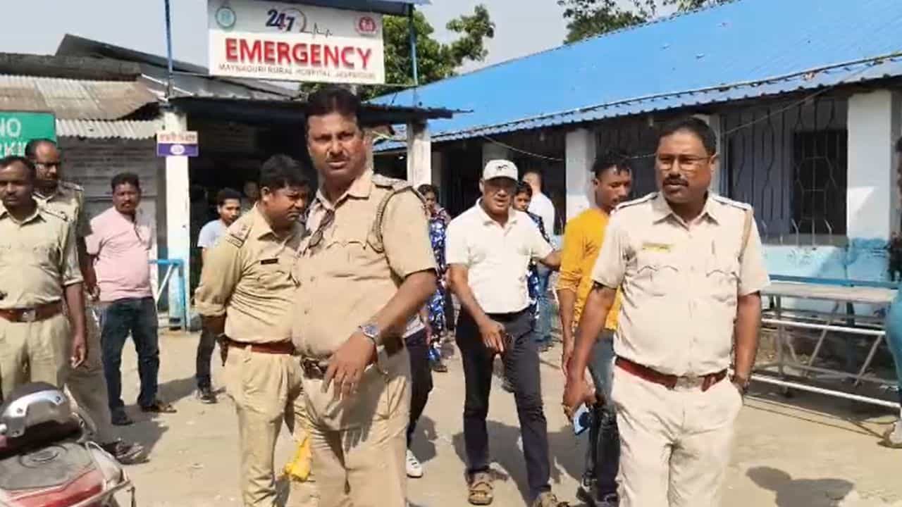Jalpaiguri: মায়ের গর্ভে মল ত্যাগ করে মারা গেল সদ্যোজাত Jalpaiguri: মায়ের গর্ভে মল ত্যাগ করে মারা গেল সদ্যোজাত