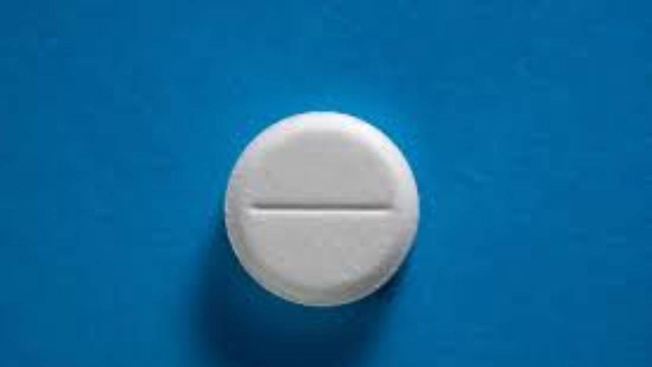 জানেন কিছু ওষুধের মাঝখানে কেন দাগকাটা থাকে?