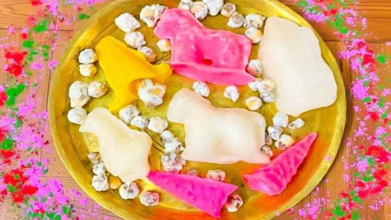 Holi Special Food: দোলের জনপ্রিয় মিষ্টি 'মঠ' কীভাবে পেল বাঙালি, জানেন!