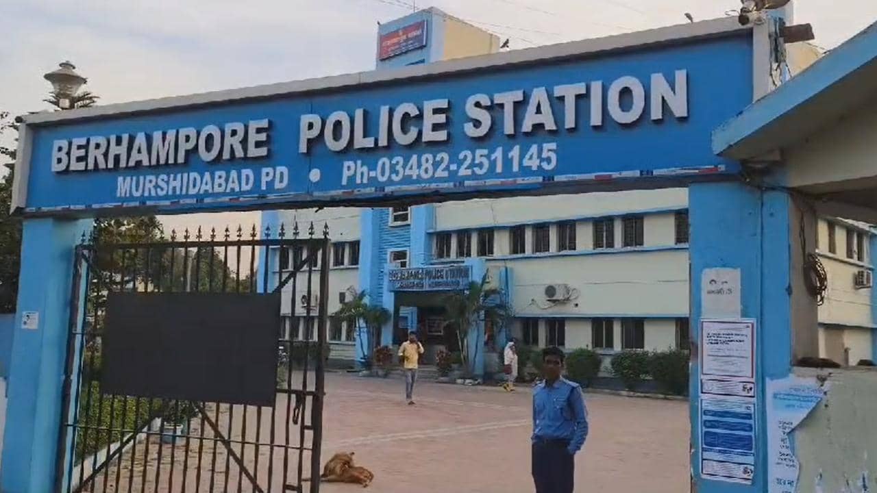 Private Tutor: পড়াতে গিয়ে ছাত্রীর সঙ্গে ‘কুকর্ম’, সব জেনে ফেলল বাড়ির লোক, শ্রীঘরে শিক্ষক