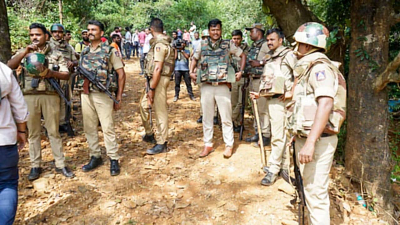 রক্ত ঝরল শনিতেও, ৯ দিনে খতম প্রায় ৫০ জন নকশাল