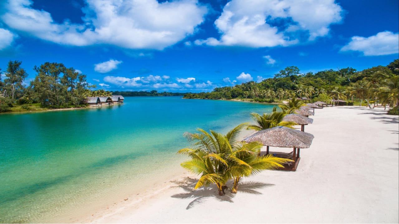 ৪.  কেন ললিতের পার্সপোর্ট বাতিল?:    ভারতে কোটি কোটি টাকা তছরুপ করে পালানোর অভিযোগ রয়েছে ললিত মোদীর বিরুদ্ধে। কিন্তু তাঁকে দেশে ফিরিয়ে এনে আইনের মুখোমুখি করার পথে বাধা এই যে, ভানুয়াতুর সঙ্গে ভারতের কোনও প্রত্যার্পণ নীতি নেই। সমালোচনার মুখে দেশটির প্রধানমন্ত্রী ললিতের উপর থেকে হাত তুলে নিয়েছেন। আশ্বাস দিয়েছেন, কোনও পলাতক ব্যবসায়ীকে তারা আশ্রয় দেবে না। 