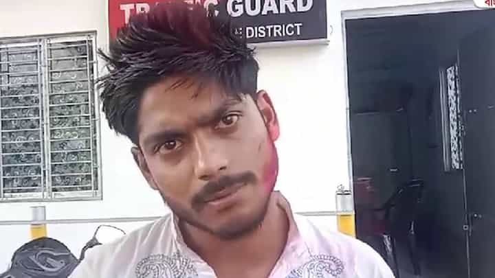Santipur News: পুলিশ ধরতেই বলল, 'স্যর দু-তিনটে বিয়ার খাব না' Santipur News: পুলিশ ধরতেই বলল, 'স্যর দু-তিনটে বিয়ার খাব না'