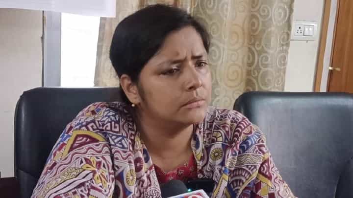 Minakshi Mukherjee: গতবছর পশ্চিমবঙ্গের ২২২৭টি কোম্পানি ঠিকানা বদল করেছে: মীনাক্ষী Minakshi Mukherjee: গতবছর পশ্চিমবঙ্গের ২২২৭টি কোম্পানি ঠিকানা বদল করেছে: মীনাক্ষী