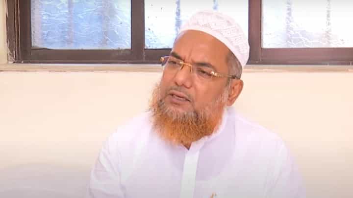 Eid 2025: 'সব ধর্মে রোজা আছে', সুন্দর করে বোঝালেন নাখোদার ইমাম Eid 2025: 'সব ধর্মে রোজা আছে', সুন্দর করে বোঝালেন নাখোদার ইমাম
