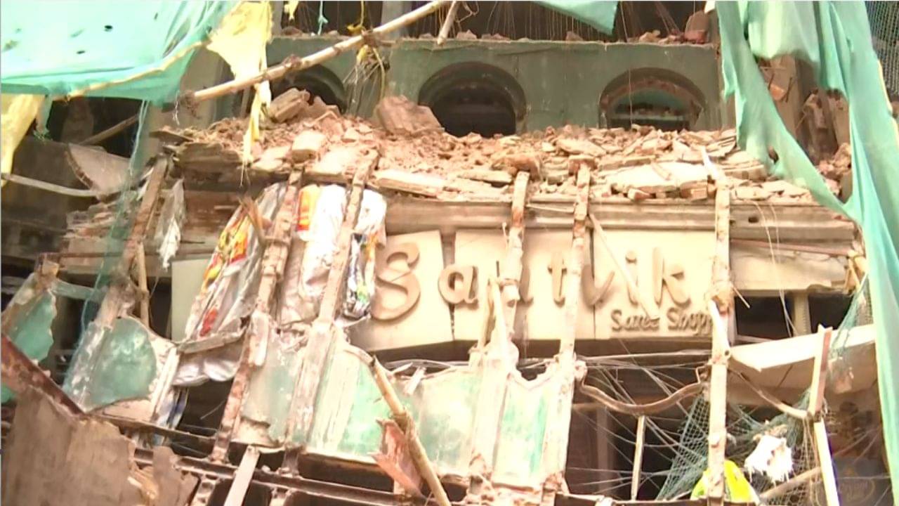 Kolkata: এবার উত্তর কলকাতায় হুড়মুড়িয়ে ভেঙে গেল বাড়ি, আহত ১