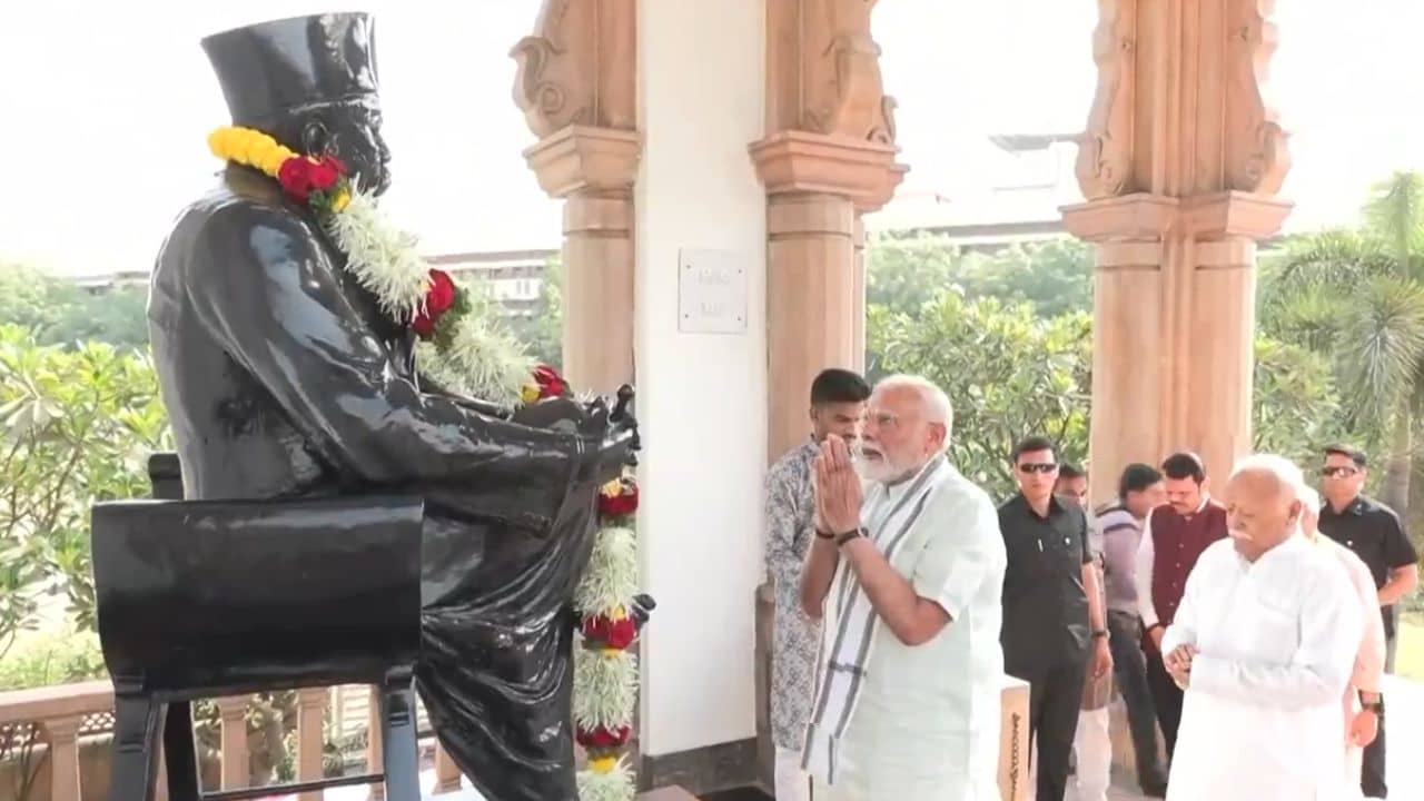 PM Narendra Modi: RSS সদর দফতরে প্রধানমন্ত্রী, বিশেষ সফরের ভিডিয়ো শেয়ার করলেন মোদী