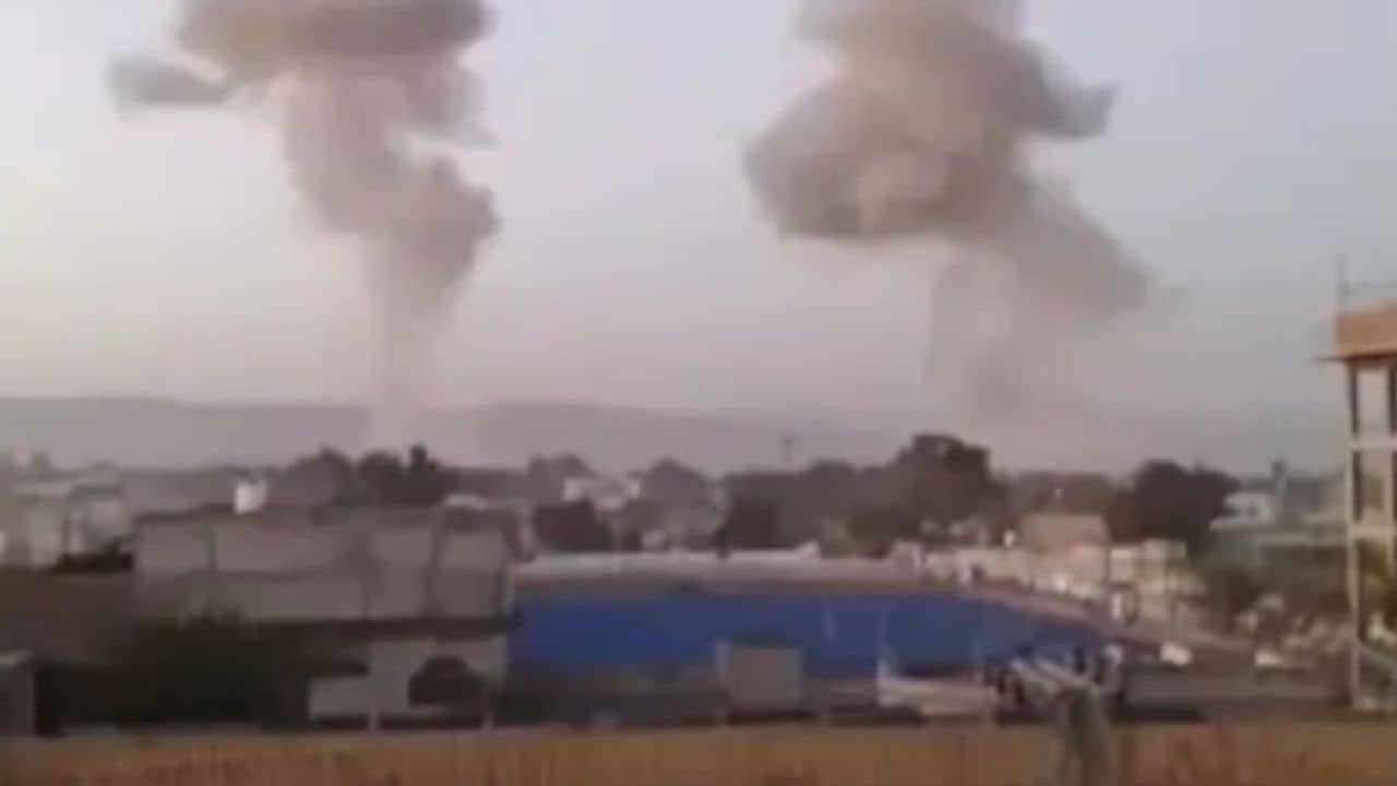 Pakistan: পাকিস্তানের সেনাছাউনিতে জোড়া আত্মঘাতী বিস্ফোরণ, ছড়িয়ে ছিটিয়ে মৃতদেহ