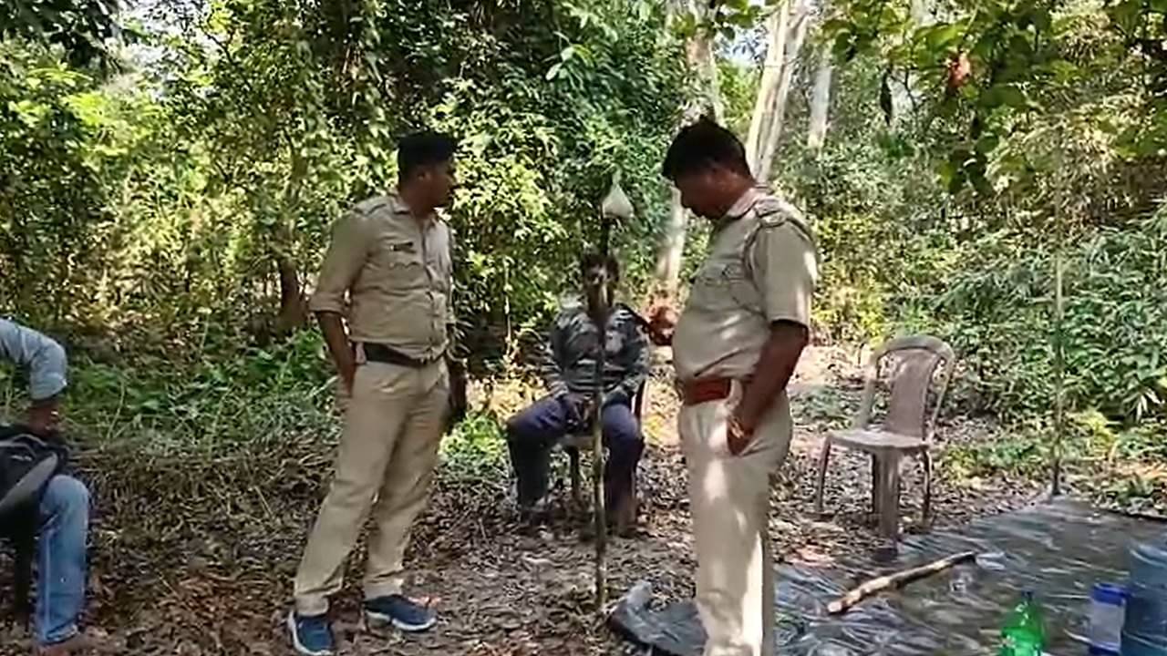 Fishing in Pond: মাছ ধরতে গিয়ে পুকুর থেকে এ কী উঠল! পুলিশে পুলিশে ছয়লাপ জীবনতলা থানা এলাকা