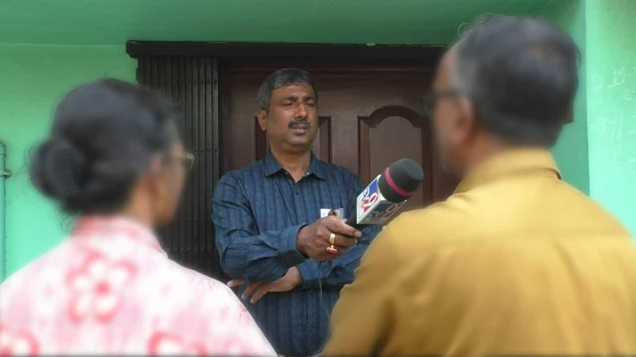 Tilottama's Father-Mother: 'এবার CBI চাপে থাকবে...', দিল্লি থেকে ফেরার পর হঠাৎ কেন বললেন তিলোত্তমার মা-বাবা Tilottama's Father-Mother: 'এবার CBI চাপে থাকবে...', দিল্লি থেকে ফেরার পর হঠাৎ কেন বললেন তিলোত্তমার মা-বাবা