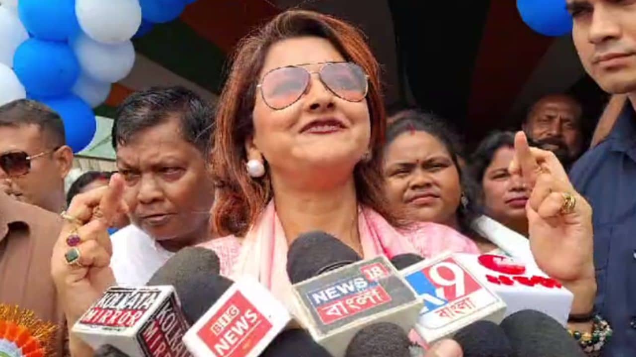 Rachna Banerjee on Mamata Banerjee: দিদি যখন লন্ডন গিয়েছেন, তখন সাংঘাতিক খবর হতে চলেছে: রচনা