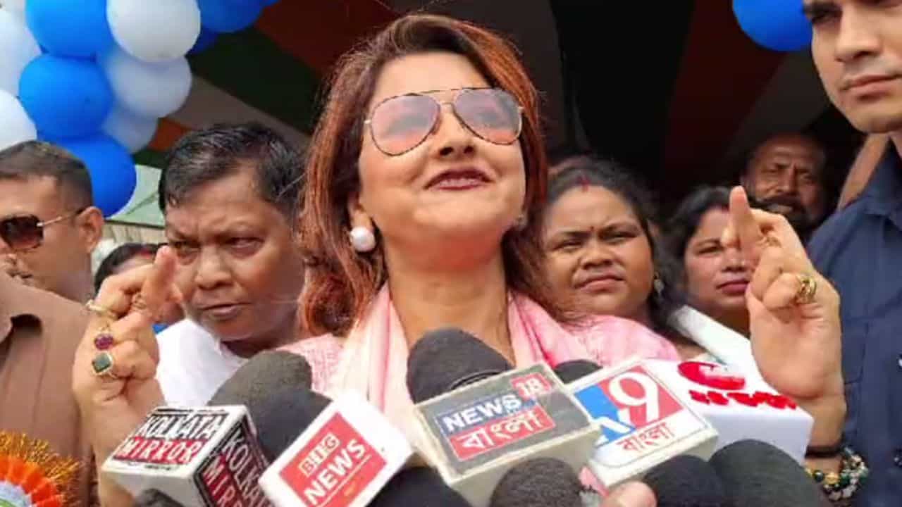 Rachna Banerjee on Mamata Banerjee: দিদি যখন লন্ডন গিয়েছেন, তখন সাংঘাতিক খবর হতে চলেছে: রচনা Rachna Banerjee on Mamata Banerjee: দিদি যখন লন্ডন গিয়েছেন, তখন সাংঘাতিক খবর হতে চলেছে: রচনা