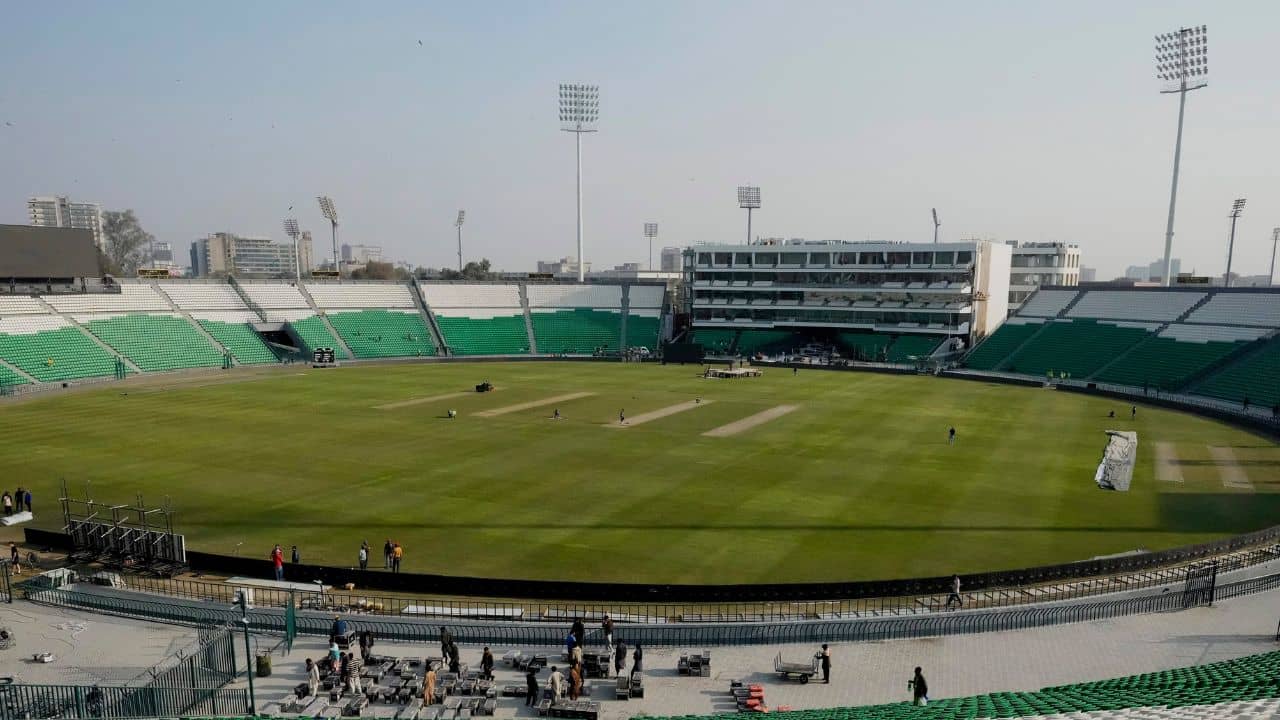 Champions Trophy: দু-দল দুবাইয়ে; এক দল ভারতের বিরুদ্ধে খেলবে, অন্য দল পাকিস্তানে রিটার্ন!