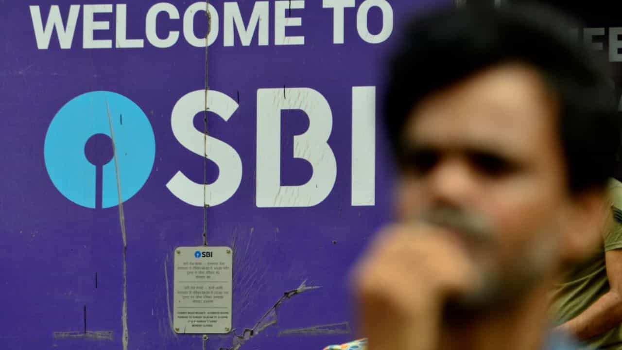 SBI Investment Scheme: লাগে টাকা দেবে SBI! ৫৯৩ টাকার বদলে ১ লক্ষ টাকা রিটার্ন দেবে সংস্থা SBI Investment Scheme: লাগে টাকা দেবে SBI! ৫৯৩ টাকার বদলে ১ লক্ষ টাকা রিটার্ন দেবে সংস্থা