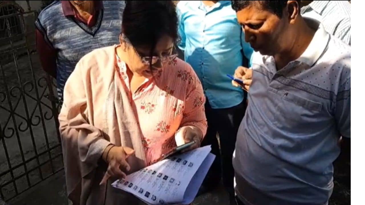 Balurghat: একই এপিক নম্বরে তিন জনের নাম! বালুরঘাটে তুঙ্গে চর্চা