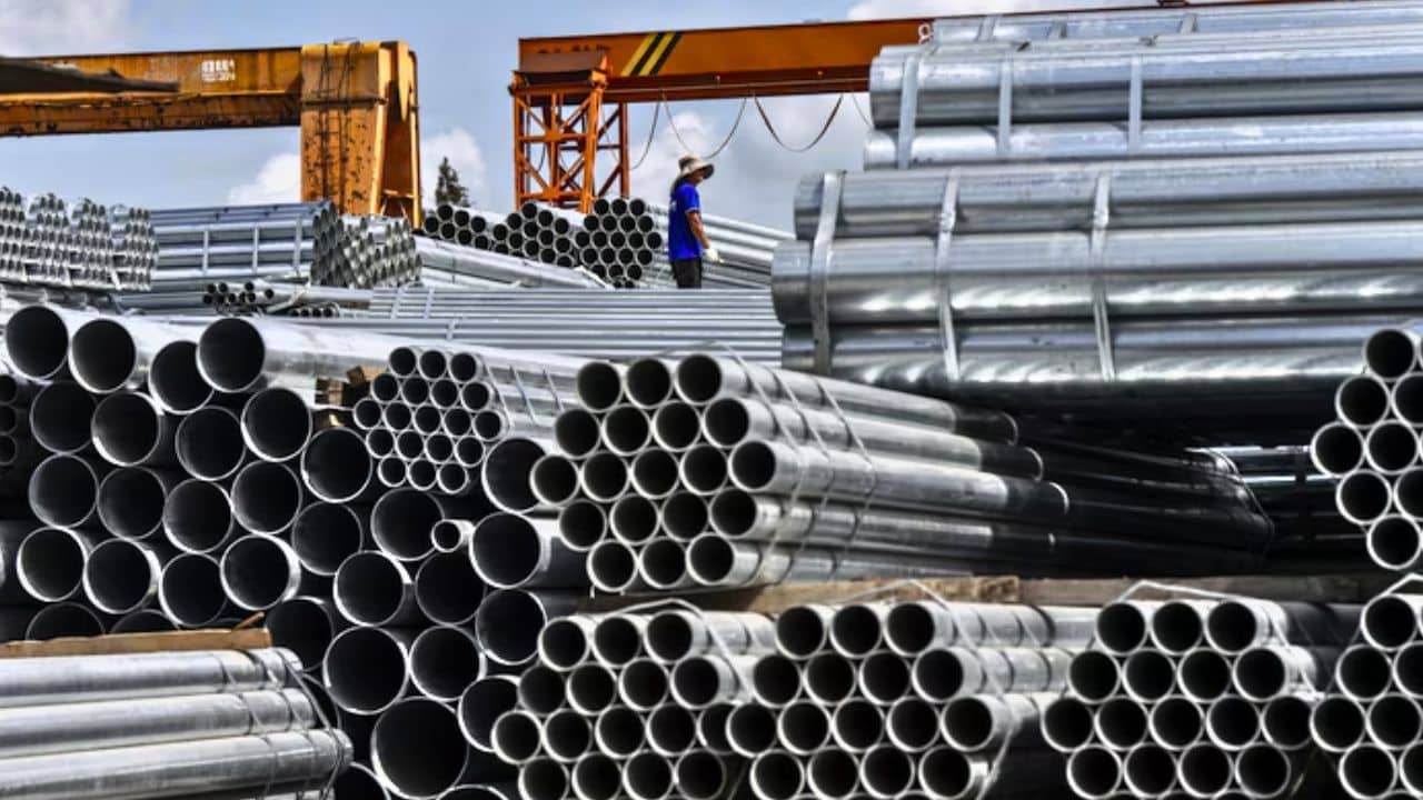 Trumps Tariff on Steel Import: কাজ হারিয়ে পথে বসতে পারেন দেশের হাজার হাজার মানুষ, ট্রাম্পের ২৫ শতাংশ করের বোঝার ভার পড়বে ভারতের ইস্পাত শিল্পের উপর!