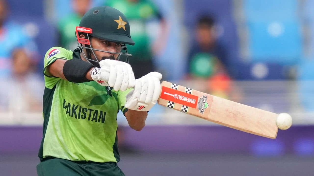 Cricket-Bizarre: পাকিস্তান ক্রিকেটারের ঐতিহাসিক ঘুম, চ্যাম্পিয়ন্স ট্রফির মাঝেই রেকর্ড!