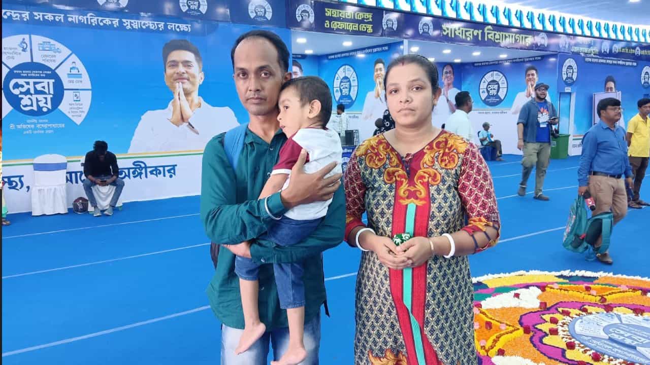 Abhishek Banerjee: সেকেন্ড ইনিংসে ‘সেবাশ্রয়’, শুরুতেই ব্যাপক সাড়া! প্রথমদিনেই বড় দায়িত্ব নিয়ে নিলেন অভিষেক Abhishek Banerjee: সেকেন্ড ইনিংসে ‘সেবাশ্রয়’, শুরুতেই ব্যাপক সাড়া! প্রথমদিনেই বড় দায়িত্ব নিয়ে নিলেন অভিষেক