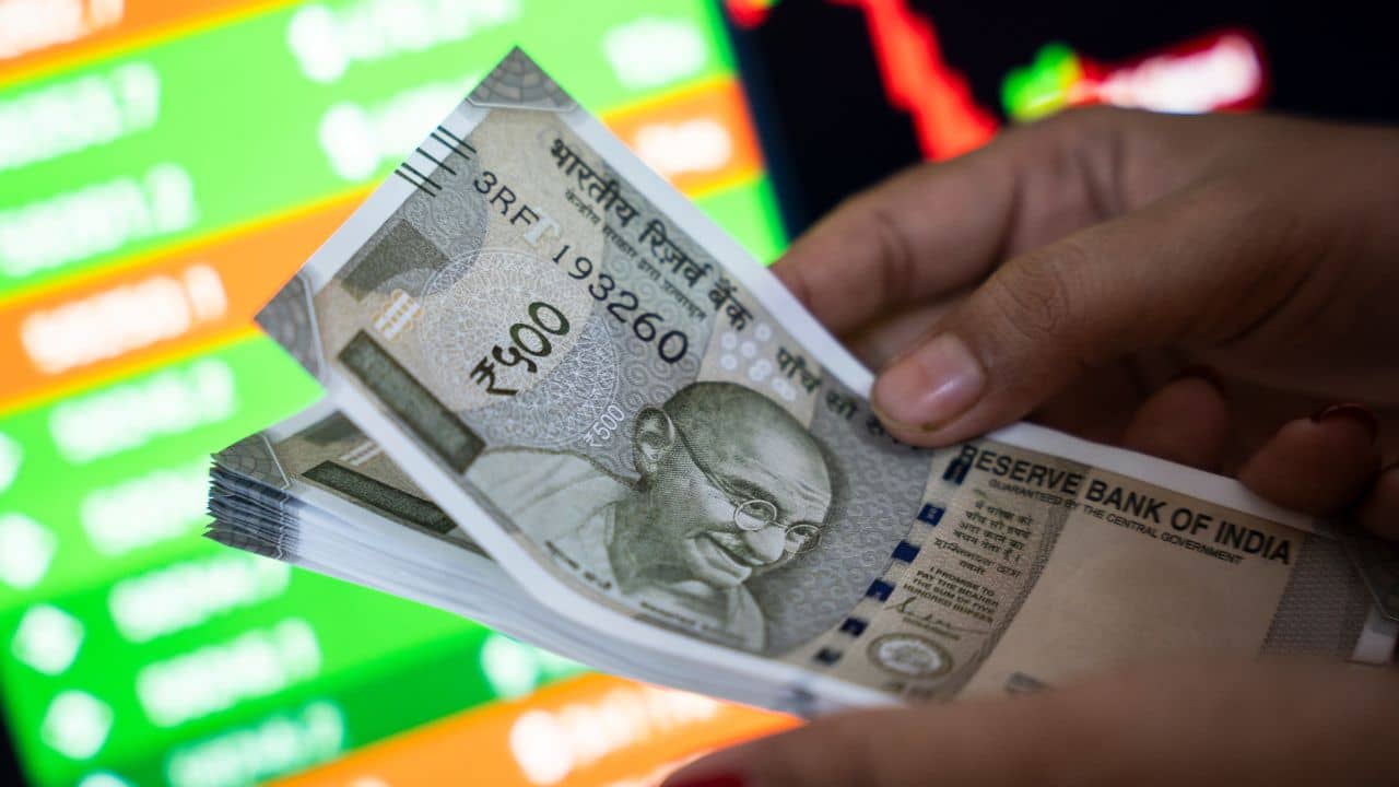 Share Market: ভাঙছে পতনের রেকর্ড, সাফ ৯৪ লক্ষ কোটি টাকা! মিউচুয়াল ফান্ডের টাকা তুলে নেওয়ার নিরাপদ সময় কি তবে এটাই?