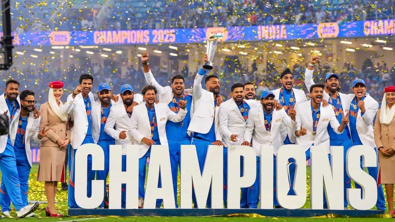 ICC Champions Trophy 2025: মিনি বিশ্বকাপ জিতে টিম ইন্ডিয়ার 'সাইলেন্ট হিরো'-কে কুর্নিশ রোহিত শর্মার ICC Champions Trophy 2025: মিনি বিশ্বকাপ জিতে টিম ইন্ডিয়ার 'সাইলেন্ট হিরো'-কে কুর্নিশ রোহিত শর্মার