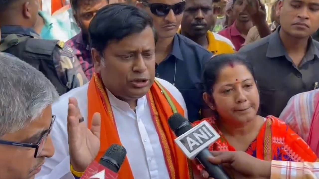 Sukanta Majumdar: মোথাবাড়িতে সুকান্তকে বাধা! ‘রাজীব কুমার আর মমতা আপনাকে বাঁচাতে পারবে না’, ব্যারিকেডের সামনে দাঁড়িয়ে হুঙ্কার সুকান্তর