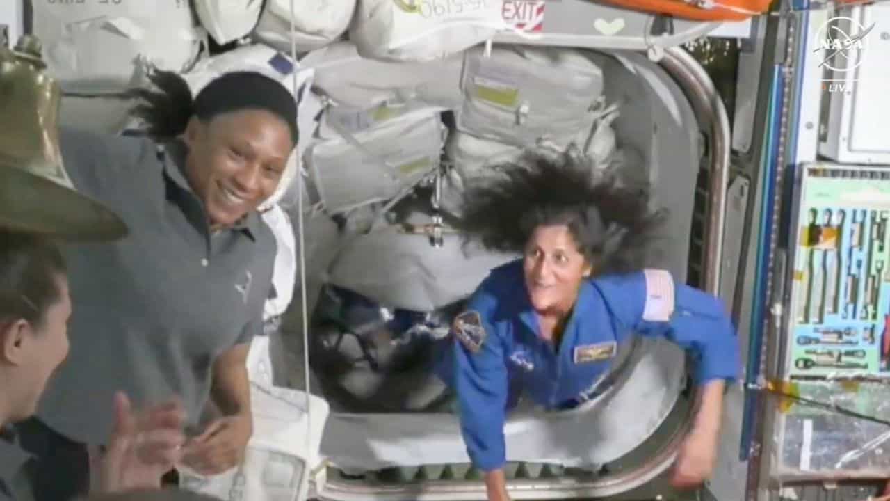 Sunita Williams: পৃথিবীতে এলে ক্যানসার হতে পারে সুনীতার? Sunita Williams: পৃথিবীতে এলে ক্যানসার হতে পারে সুনীতার?