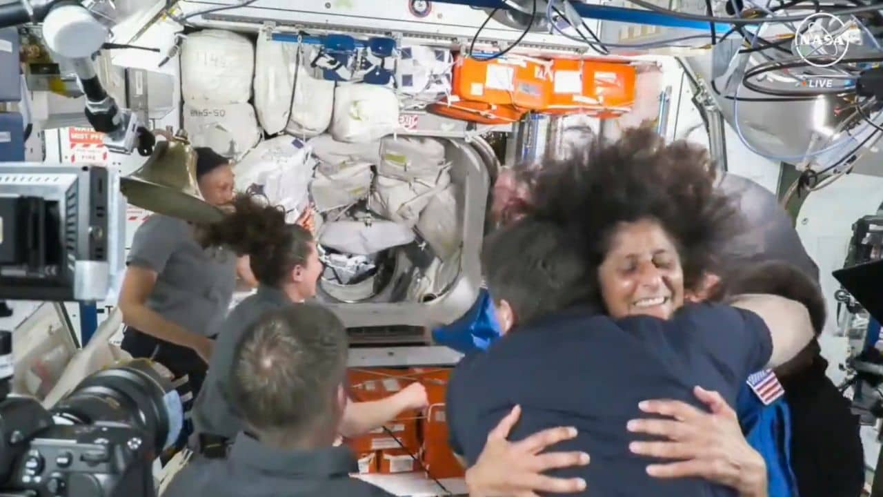 Sunita Williams: মহাকাশে সুনীতার বড় ফাঁড়া, কোন ভুলের মাশুল গুনছেন এই ভারতীয় বংশোদ্ভূত মহাকাশচারী?