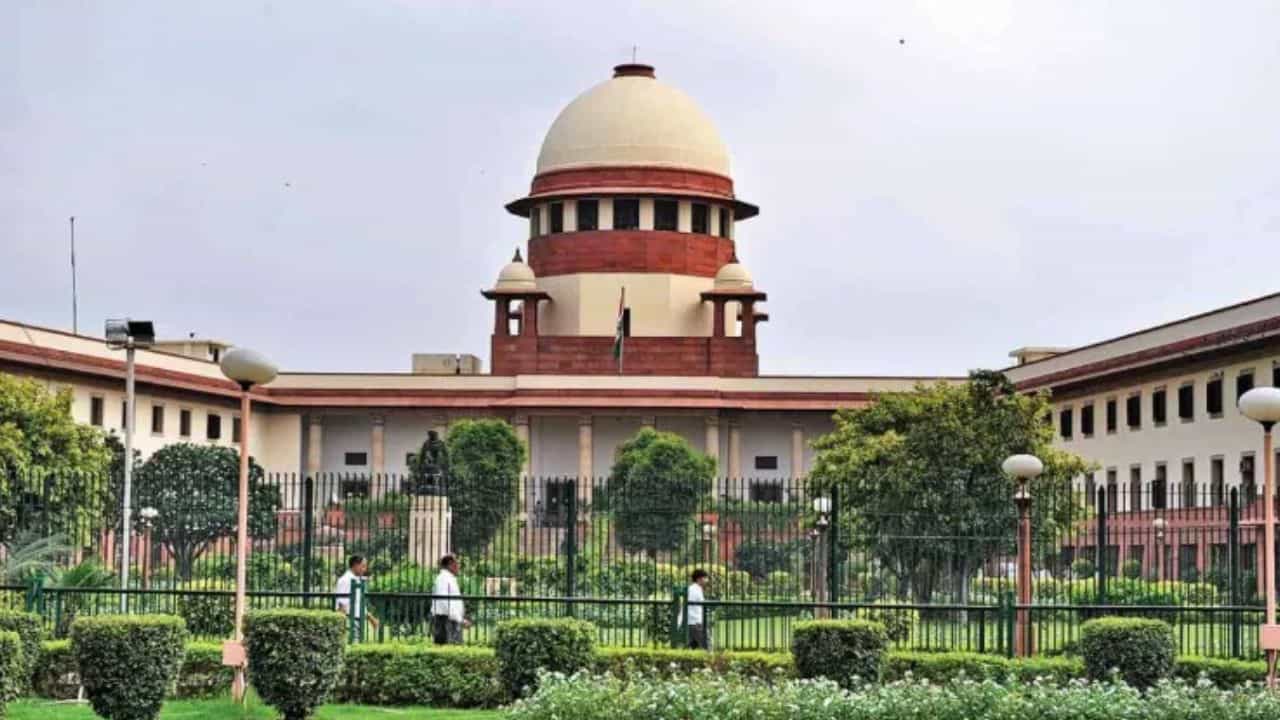 SC on Waqf Act: 'মুসলিমদের কি হিন্দু বোর্ডে রাখবেন? স্পষ্ট বলুন', কেন্দ্রকে প্রশ্ন সুপ্রিম কোর্টের