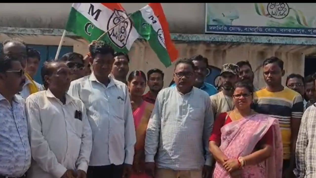 Purulia: গত বিধানসভায় বিজেপির দখলে আসন, ২৬এর নির্বাচনের আগে সেই আসনেই বিজেপি-তে ভাঙন!