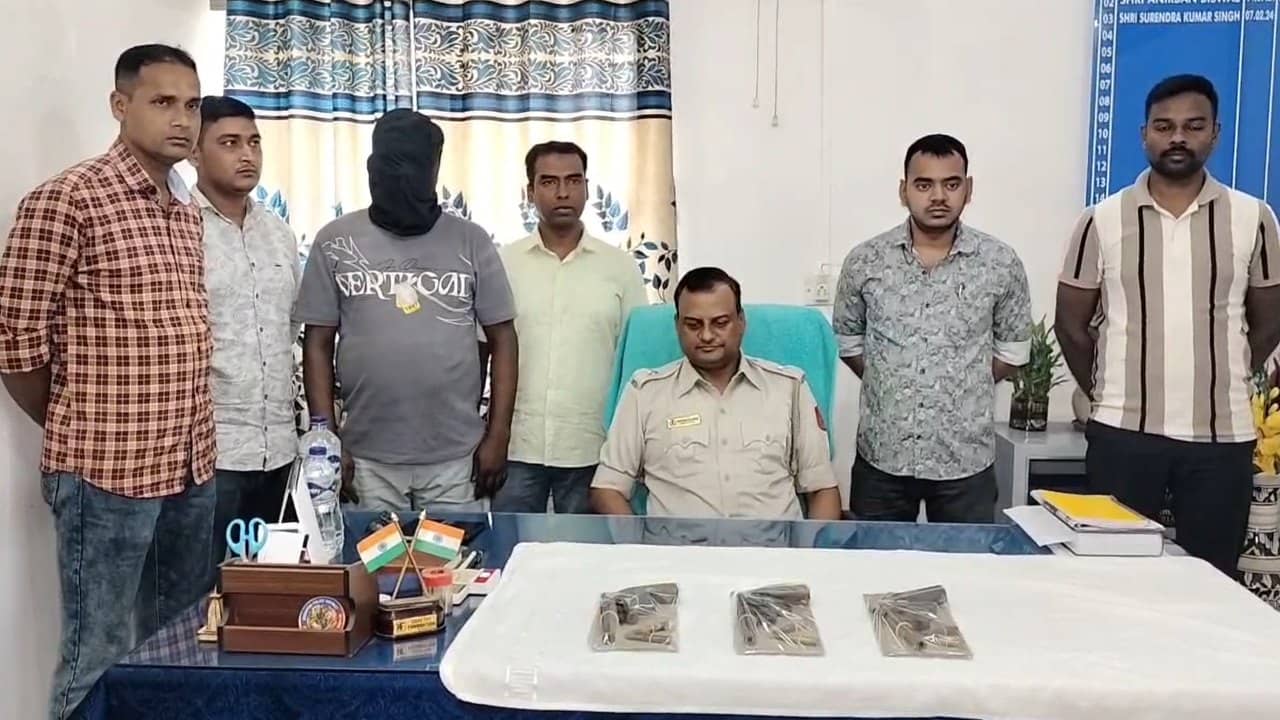 TMC Leader: ‘দল ওকে কোনওদিনই সাপোর্ট করেনি’, নরেন্দ্রপুরে বড় নেতা গ্রেফতার হতেই বলছে তৃণমূল