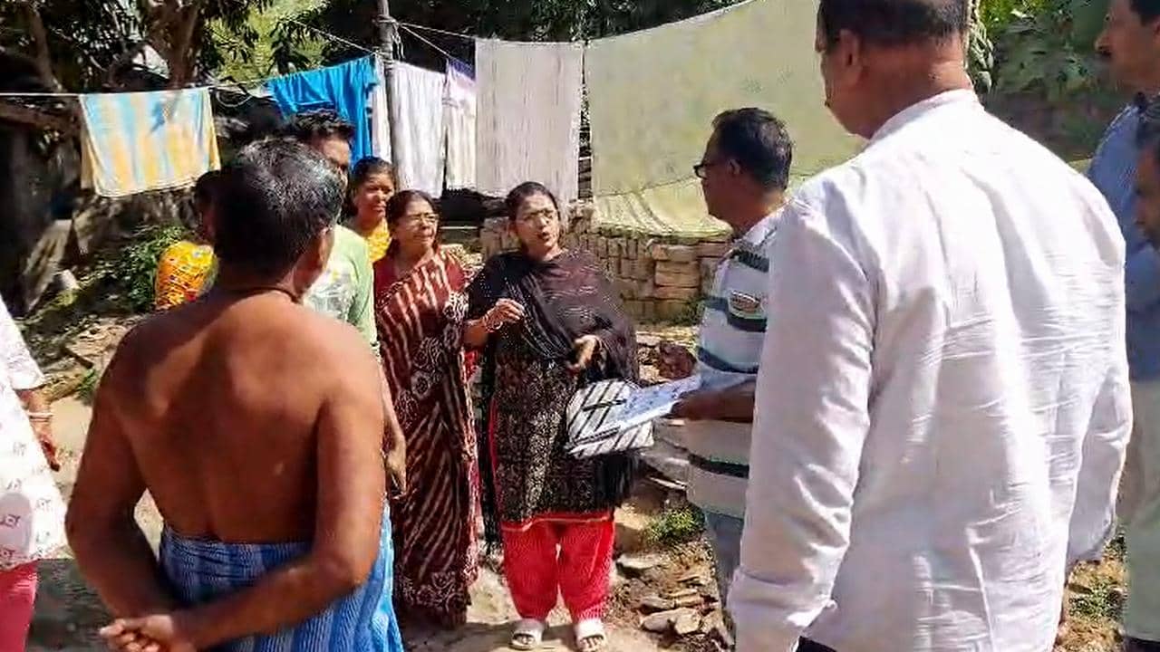 Tarakeswar: এক ওয়ার্ডের হাজার হাজার ভোট অন্য ওয়ার্ডে? ১০ বছর ধরে তলেতলে চলছিল ‘খেলা’? ‘ভূত’ ধরতে গিয়ে জনতার ক্ষোভের নেতারা