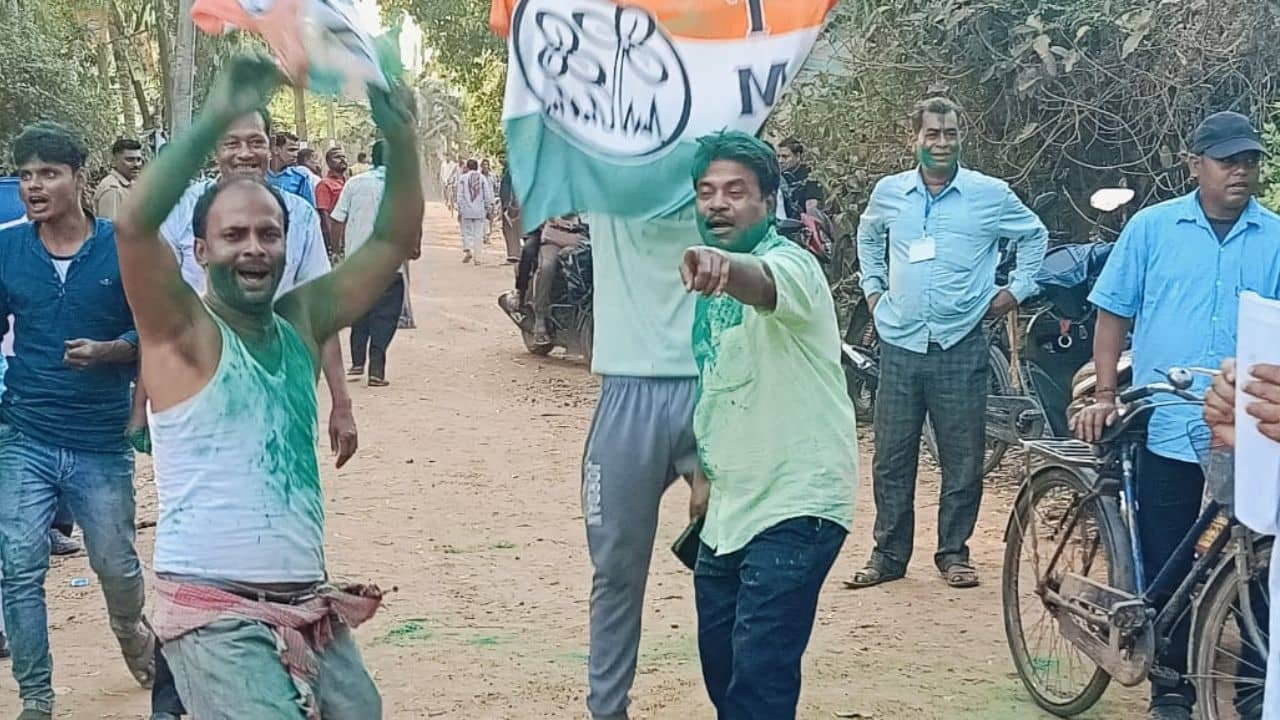 TMC Win: সৌমেন্দুর কেন্দ্রে রাম-বাম-কে হারিয়ে জিতে গেল তৃণমূল