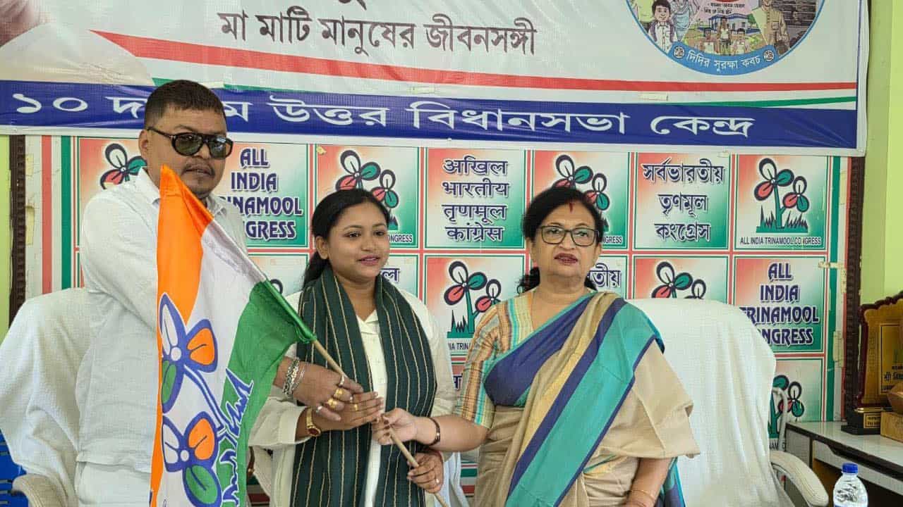 CPM to TMC: উত্তর দমদমের একমাত্র 'সলতে', নিভল তাও! তৃণমূলে যোগ দিলেন CPM-এর সন্ধ্যারানি CPM to TMC: উত্তর দমদমের একমাত্র 'সলতে', নিভল তাও! তৃণমূলে যোগ দিলেন CPM-এর সন্ধ্যারানি