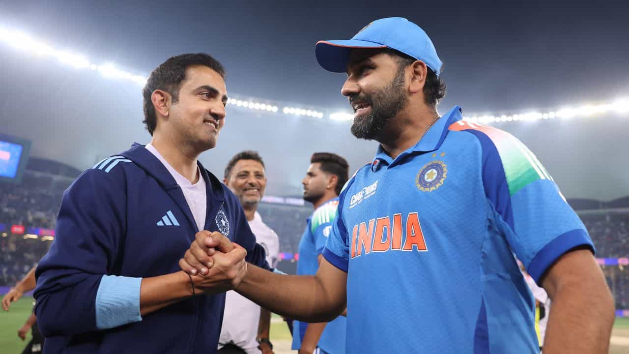 Rohit Sharma: 'ক্যাপ্টেন্স নক', ফাইনালের সেরা হয়েও কাদের কৃতিত্ব দিলেন রোহিত শর্মা? Rohit Sharma: 'ক্যাপ্টেন্স নক', ফাইনালের সেরা হয়েও কাদের কৃতিত্ব দিলেন রোহিত শর্মা?