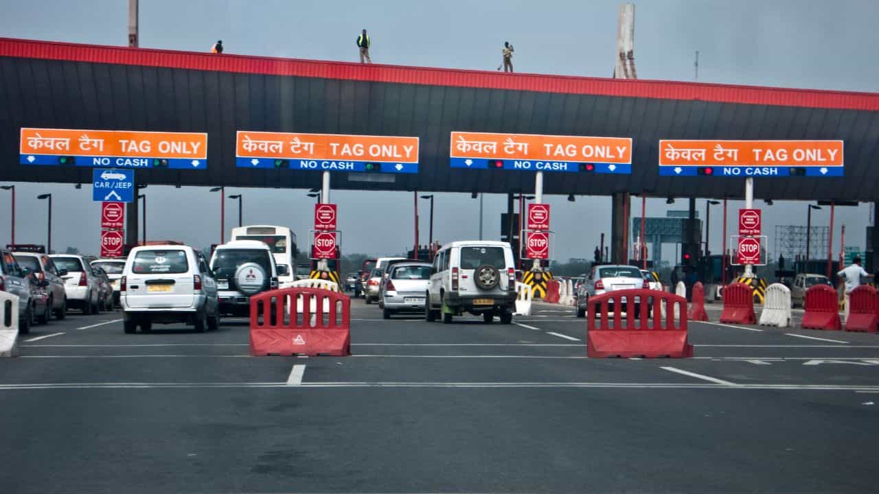 India Toll Income: পাঁচ বছরে কেন্দ্রের টোলে আয় ১৪ হাজার কোটি টাকা, একা বাংলা কত পাঠিয়েছে জানেন? India Toll Income: পাঁচ বছরে কেন্দ্রের টোলে আয় ১৪ হাজার কোটি টাকা, একা বাংলা কত পাঠিয়েছে জানেন?