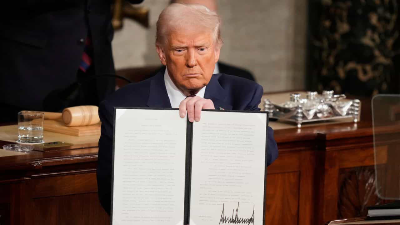 Donald Trump on Gender Change: 'ঈশ্বর যেভাবে বানিয়েছে...', ট্রাম্পের চোখে লিঙ্গ পরিবর্তন 'অপরাধ', চাইলেন পুরোপুরি ব্যান Donald Trump on Gender Change: 'ঈশ্বর যেভাবে বানিয়েছে...', ট্রাম্পের চোখে লিঙ্গ পরিবর্তন 'অপরাধ', চাইলেন পুরোপুরি ব্যান