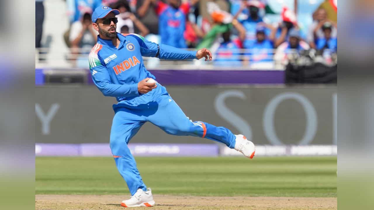 Virat Kohli: ODI-তে 'বিরাট-রাজ', রিকি পন্টিংকে ছাপিয়ে গেলেন কোহলি Virat Kohli: ODI-তে 'বিরাট-রাজ', রিকি পন্টিংকে ছাপিয়ে গেলেন কোহলি