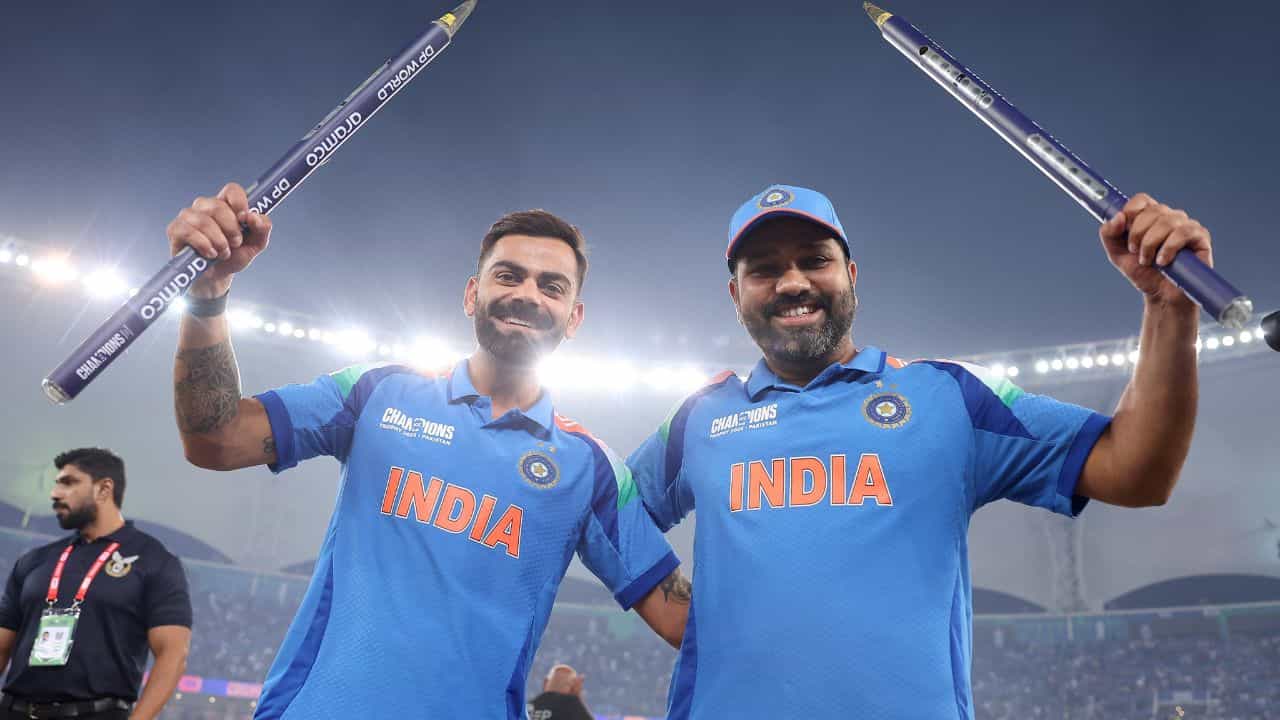 IND vs NZ: ভিডিয়ো: রো-কো জুটির ডান্ডিয়া নাচ, ভারতের জয়ে সানির ভাঙড়া IND vs NZ: ভিডিয়ো: রো-কো জুটির ডান্ডিয়া নাচ, ভারতের জয়ে সানির ভাঙড়া